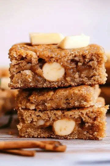 Apple Cinnamon Blondies